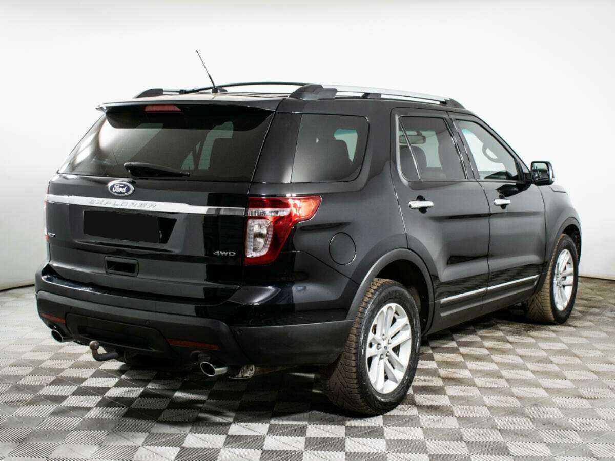 Купить Ford Explorer с пробегом. Фото: #3