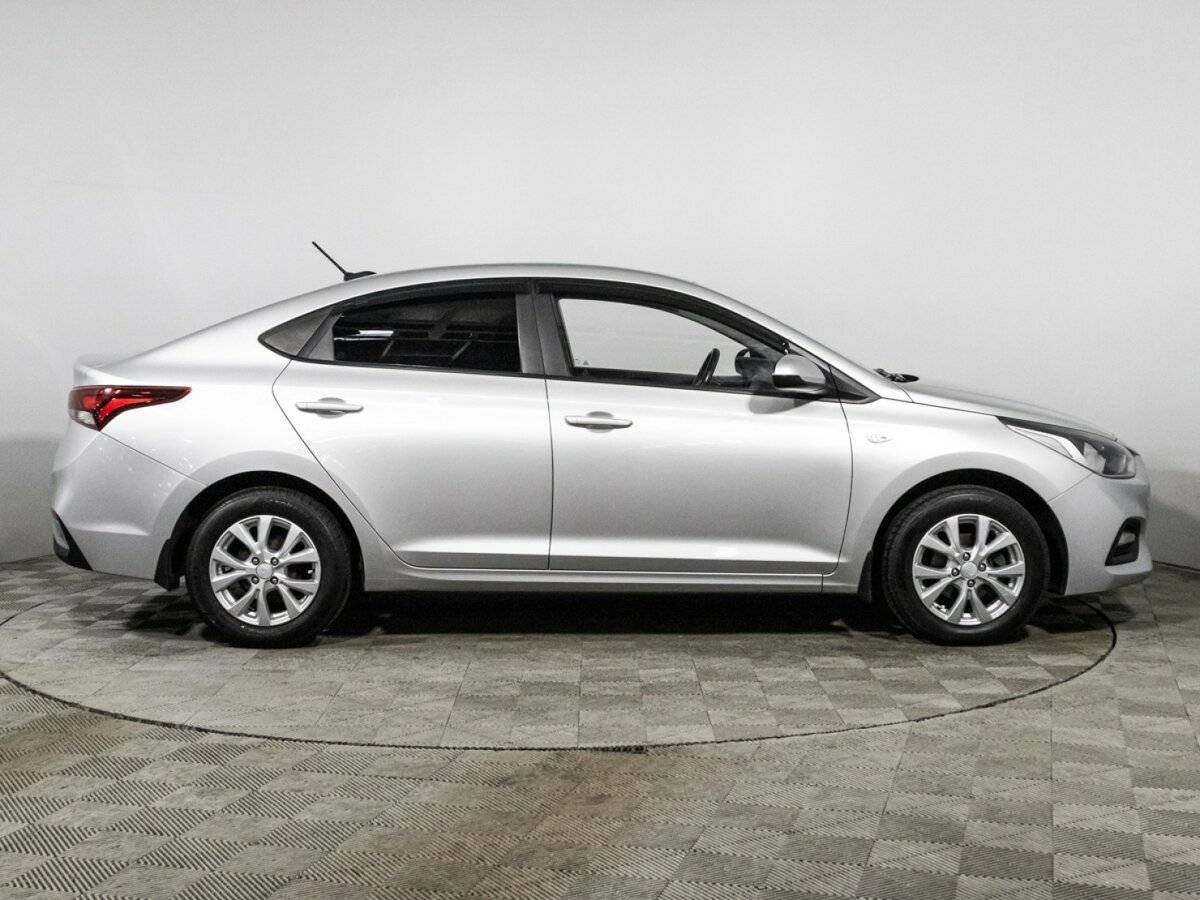 Купить Hyundai Solaris с пробегом. Фото: #3