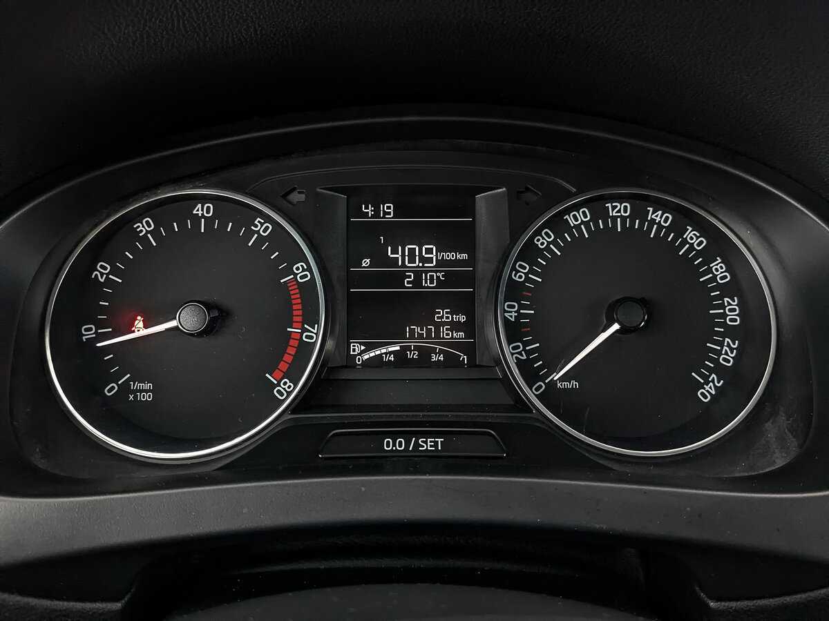 Купить Skoda Rapid с пробегом. Фото: #15