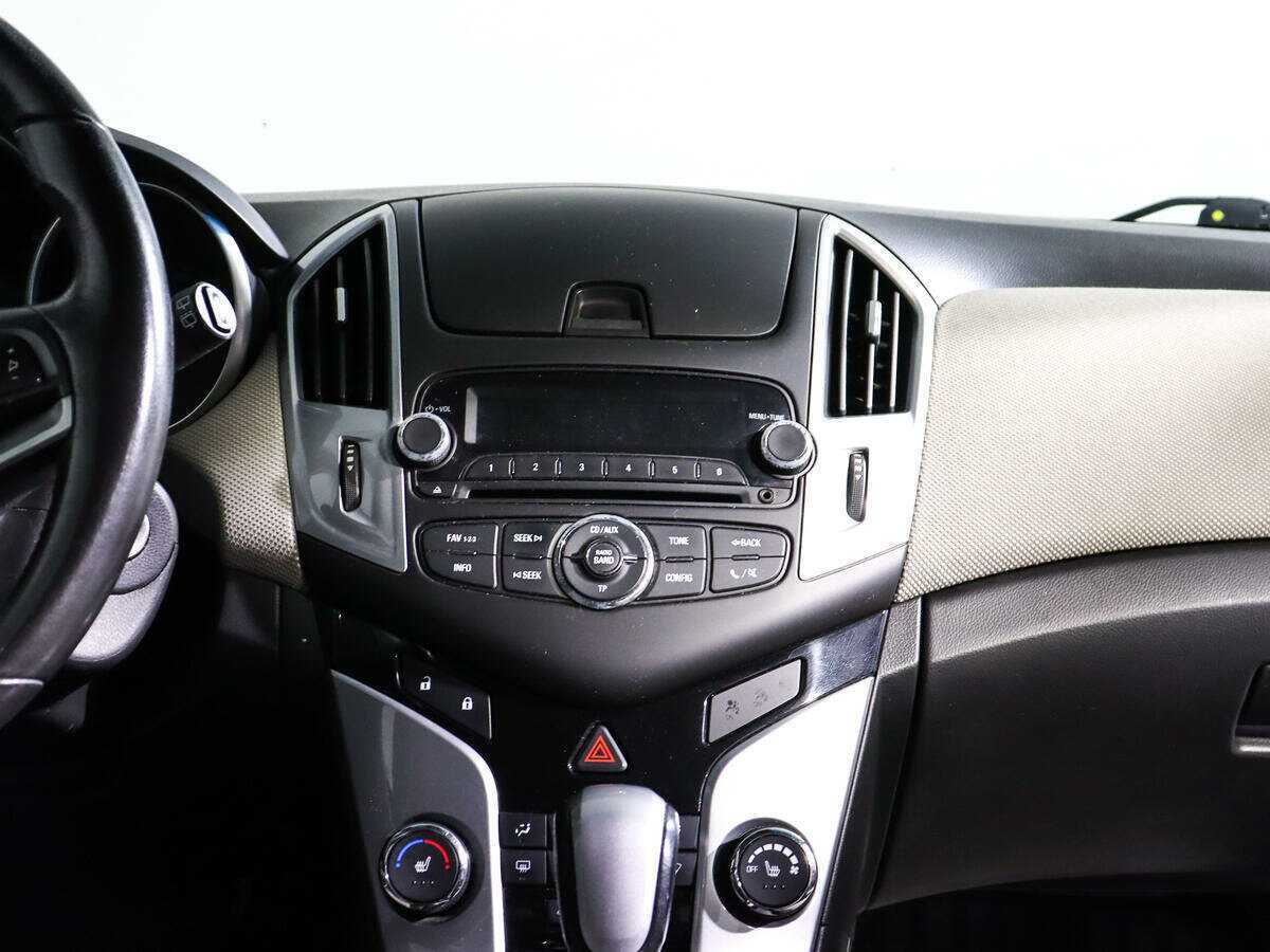 Купить Chevrolet Cruze с пробегом. Фото: #12