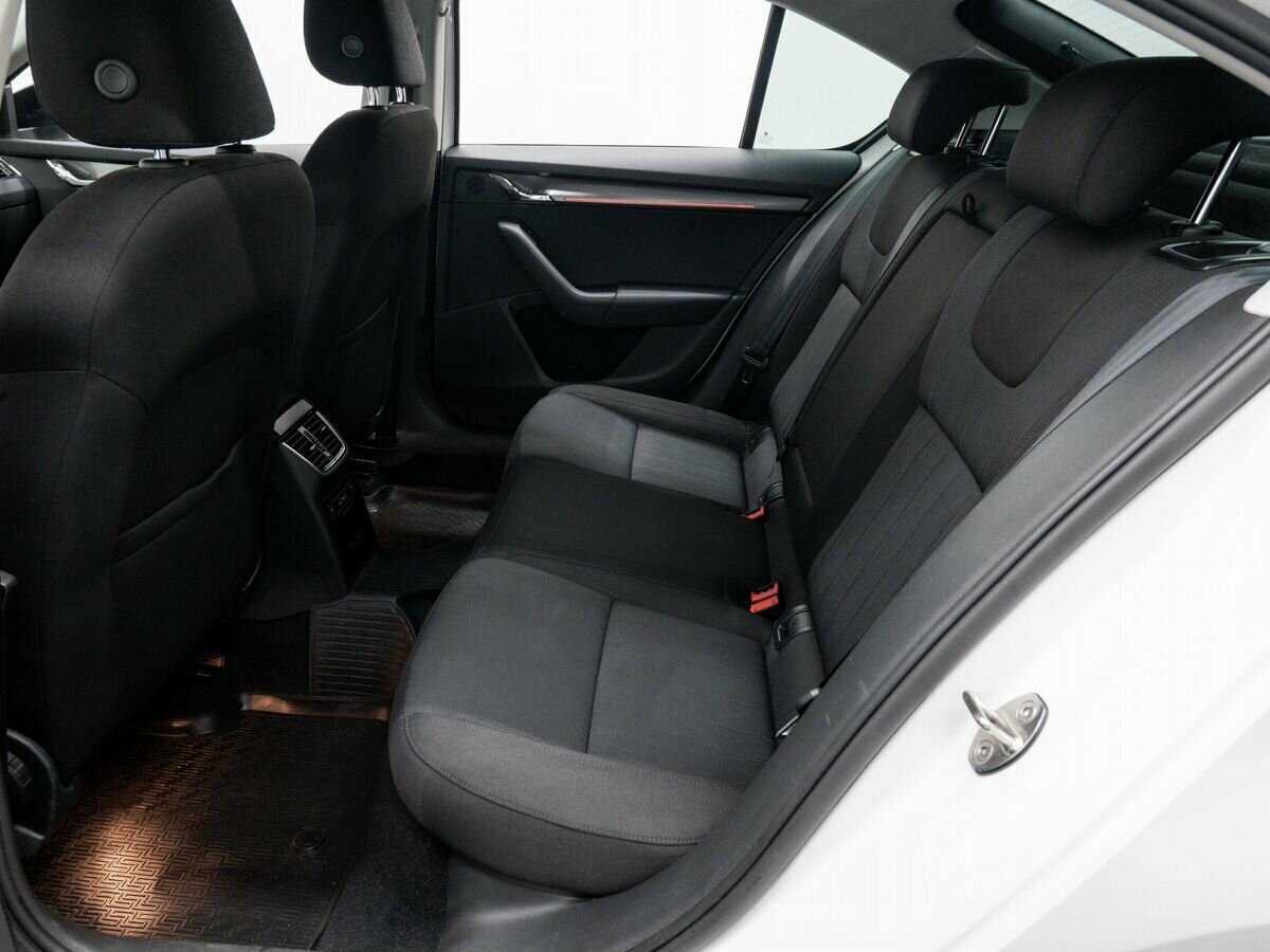 Купить Skoda Octavia с пробегом. Фото: #9