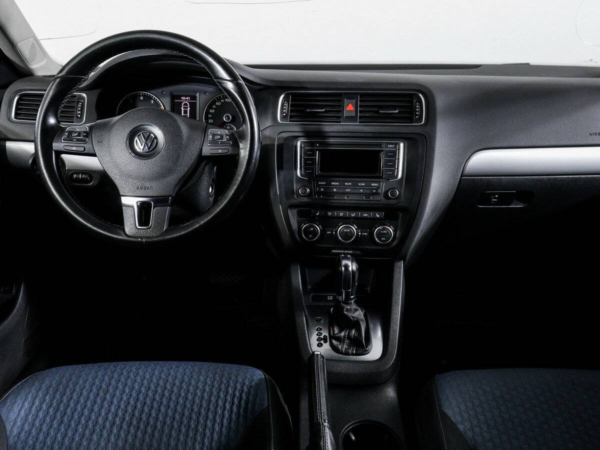 Купить Volkswagen Jetta с пробегом. Фото: #11