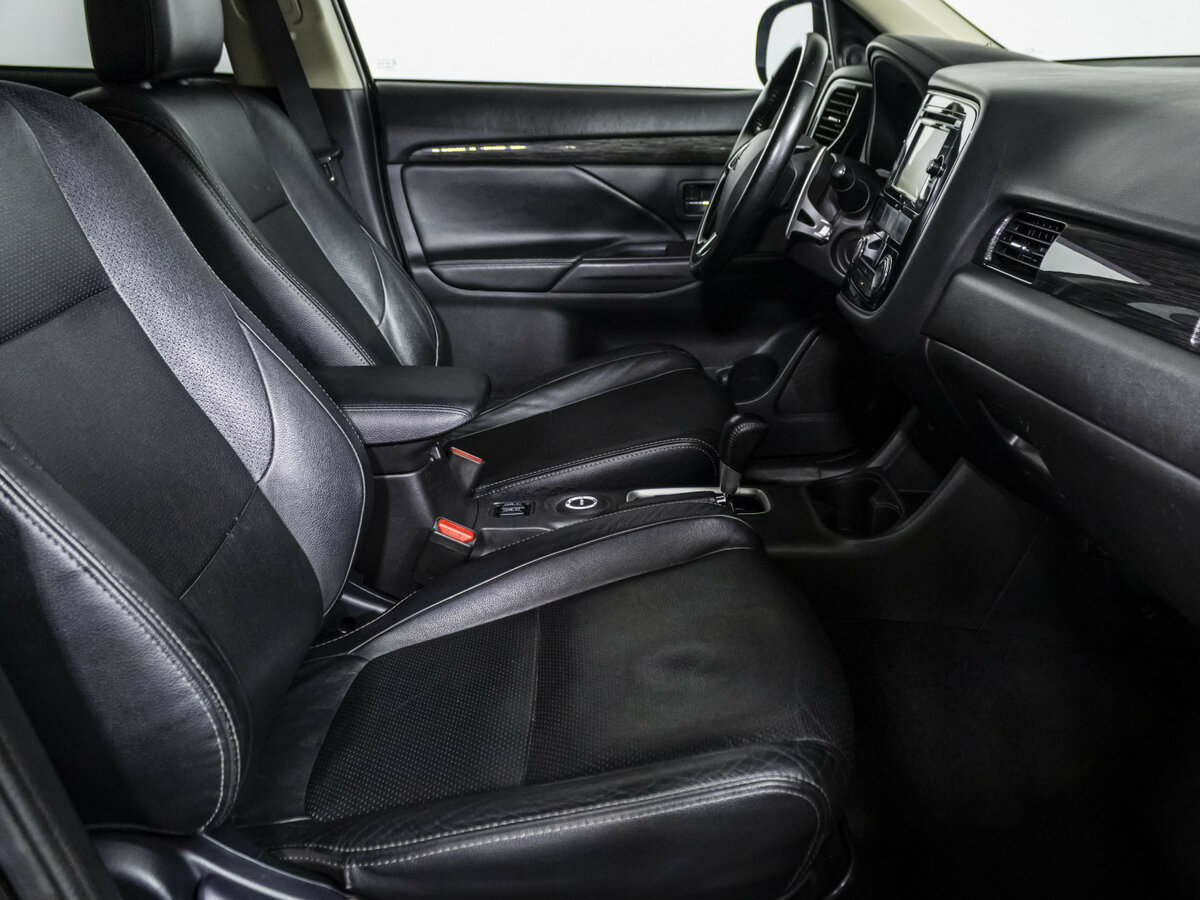 Купить Mitsubishi Outlander с пробегом. Фото: #7