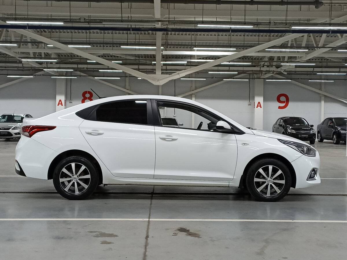 Купить Hyundai Solaris с пробегом. Фото: #3