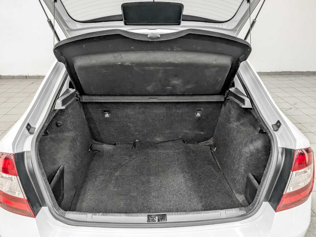 Купить Skoda Rapid с пробегом. Фото: #9