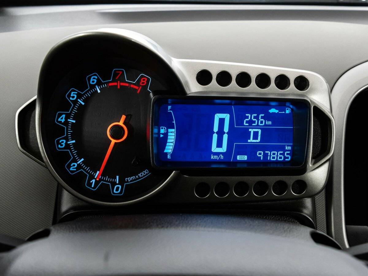 Купить Chevrolet Aveo с пробегом. Фото: #12