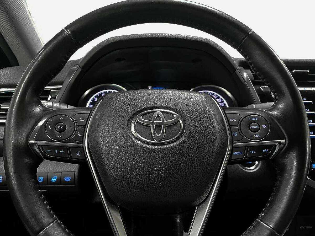 Купить Toyota Camry с пробегом. Фото: #12