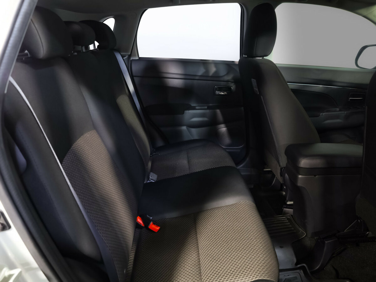 Купить Mitsubishi ASX с пробегом. Фото: #18