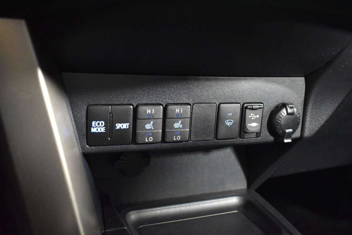 Купить Toyota RAV4 с пробегом. Фото: #14