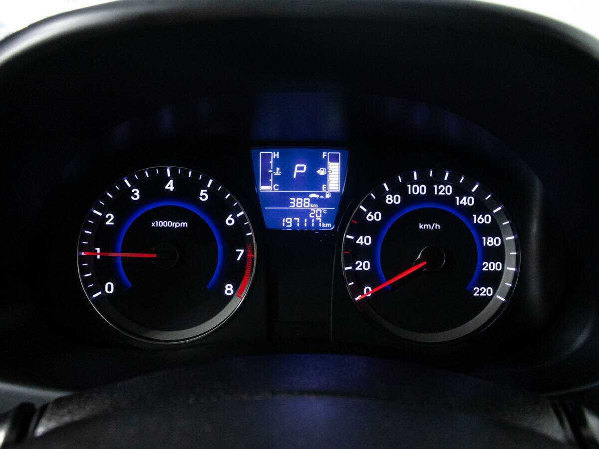 Купить Hyundai Solaris с пробегом. Фото: #11