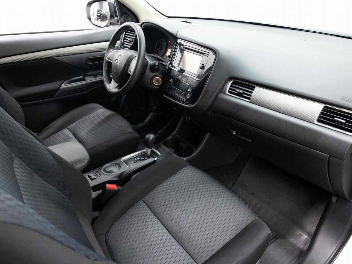 Купить Mitsubishi Outlander с пробегом. Фото: #10