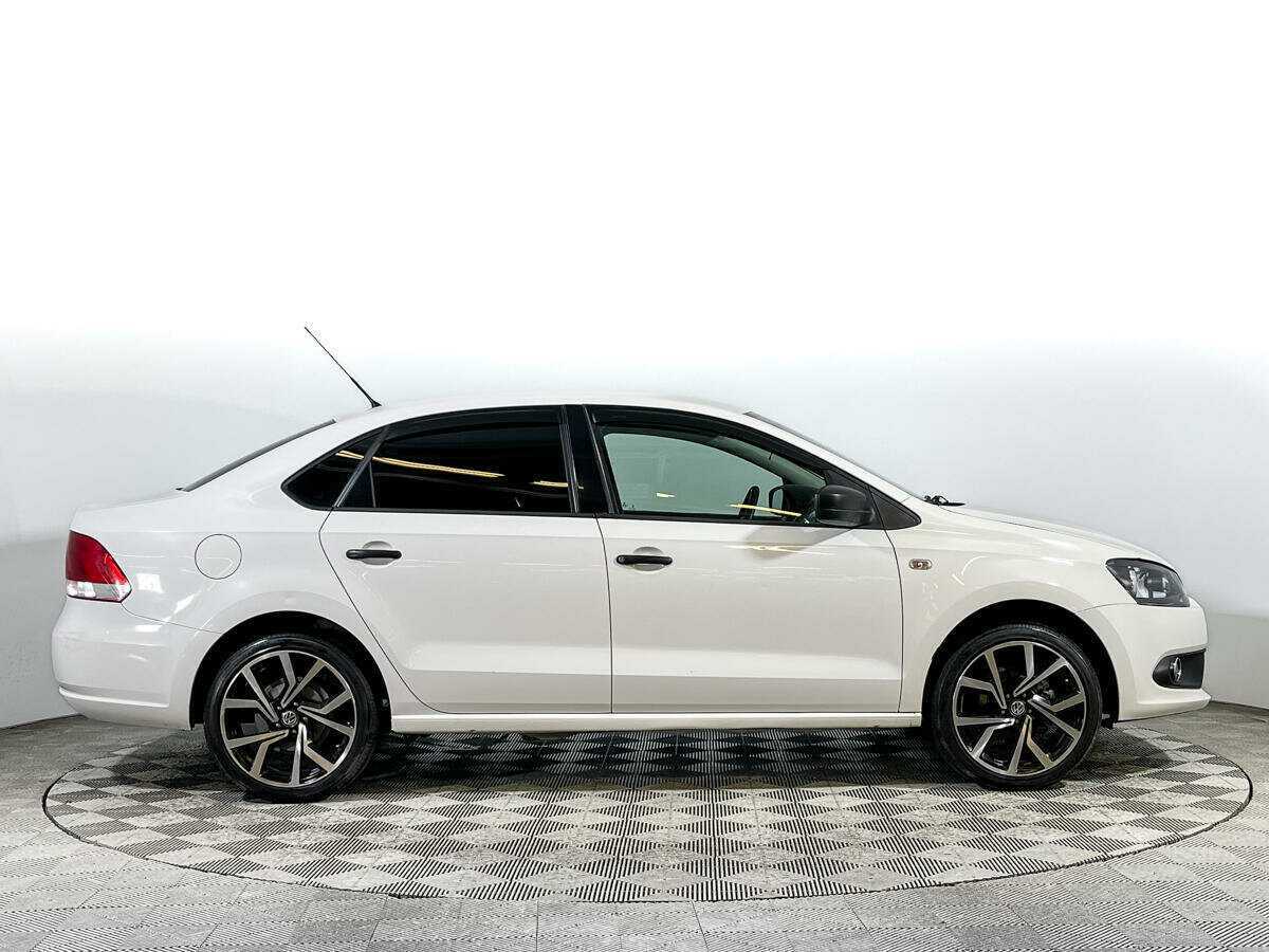 Купить Volkswagen Polo с пробегом. Фото: #3