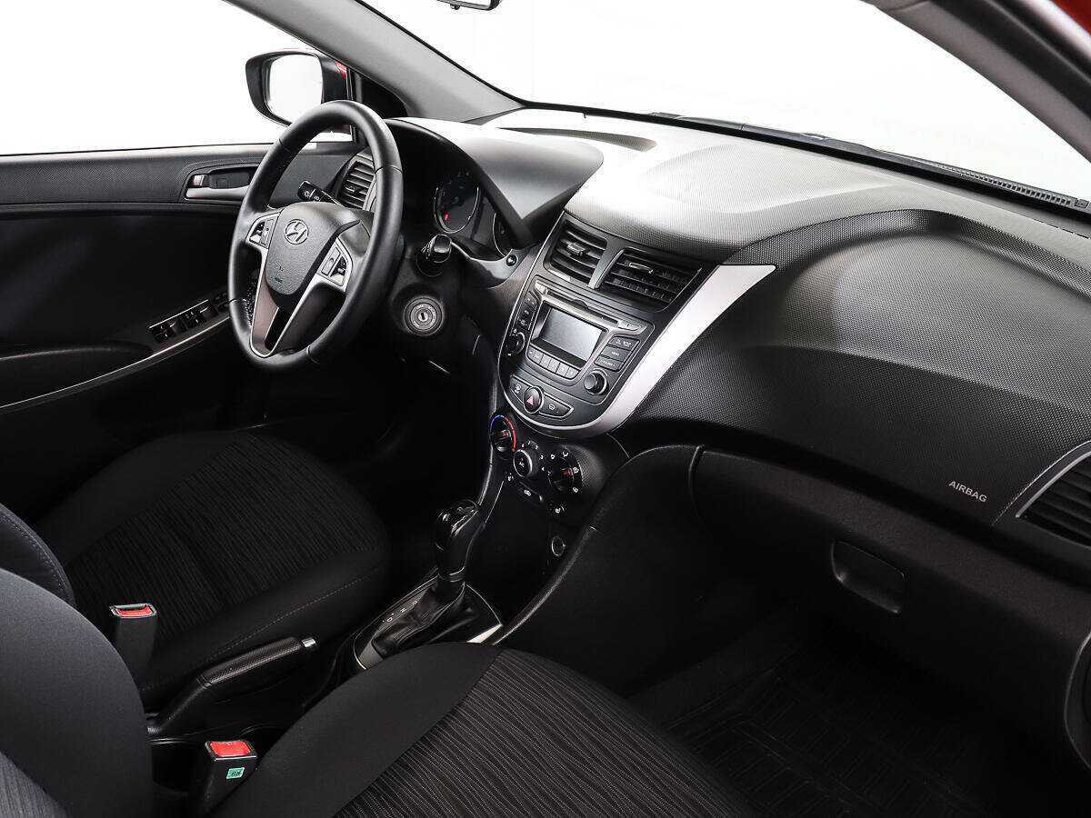 Купить Hyundai Solaris с пробегом. Фото: #8