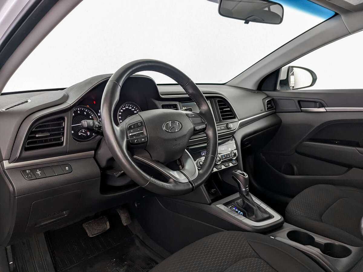 Купить Hyundai Elantra с пробегом. Фото: #13
