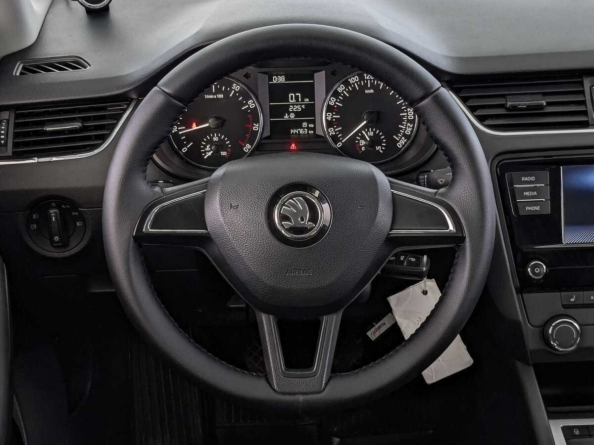 Купить Skoda Octavia с пробегом. Фото: #16