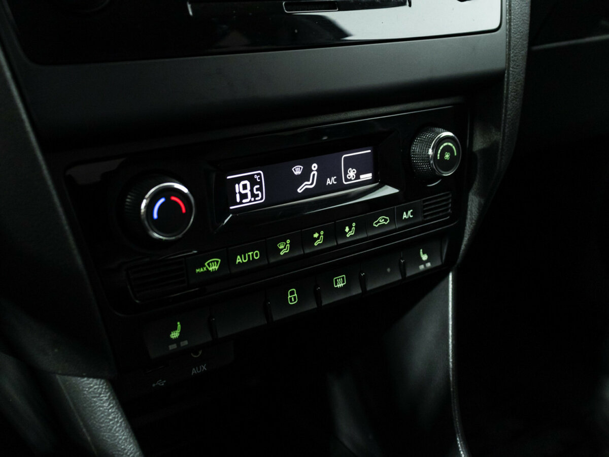 Купить Skoda Rapid с пробегом. Фото: #14