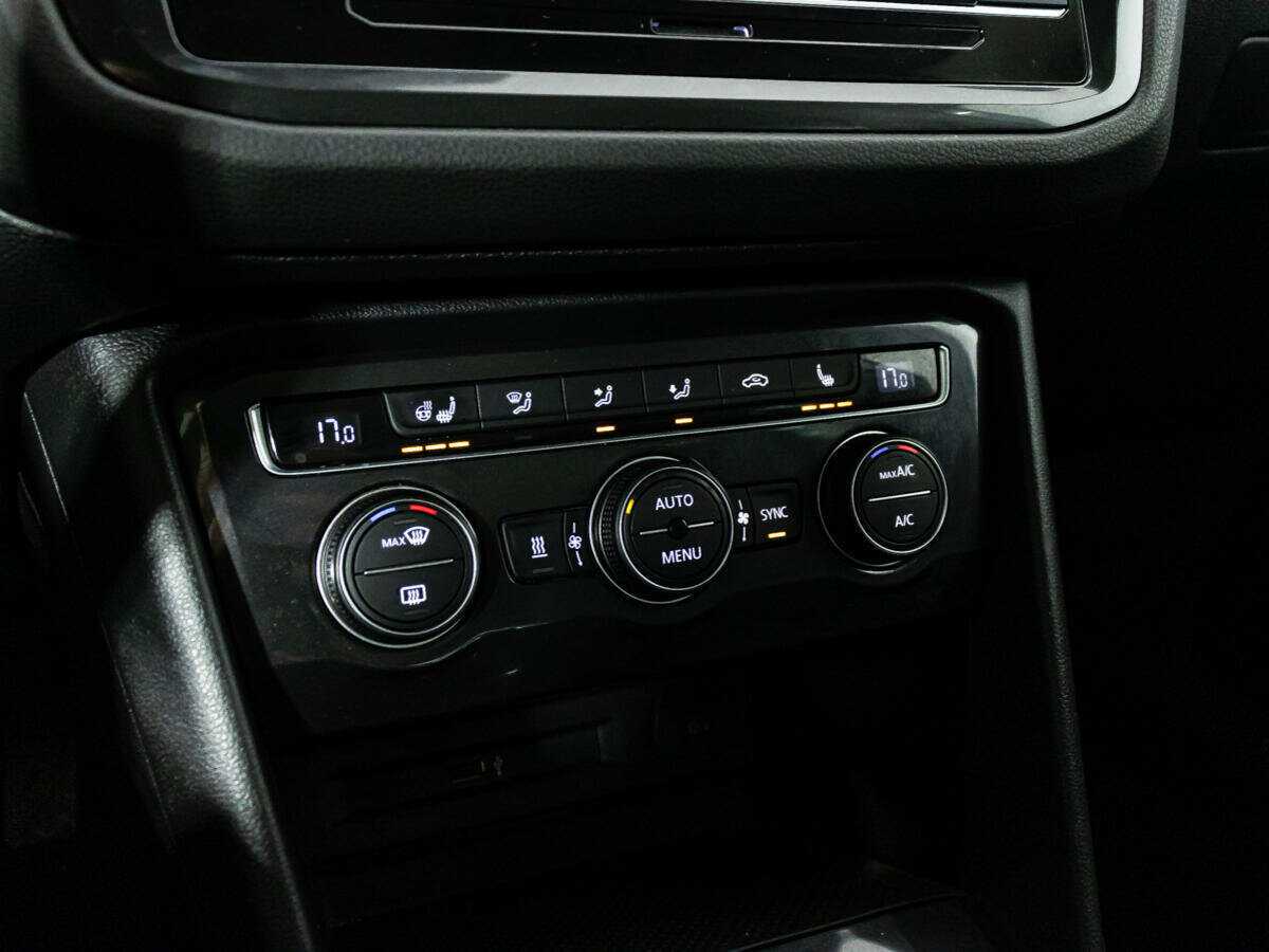 Купить Volkswagen Tiguan с пробегом. Фото: #15