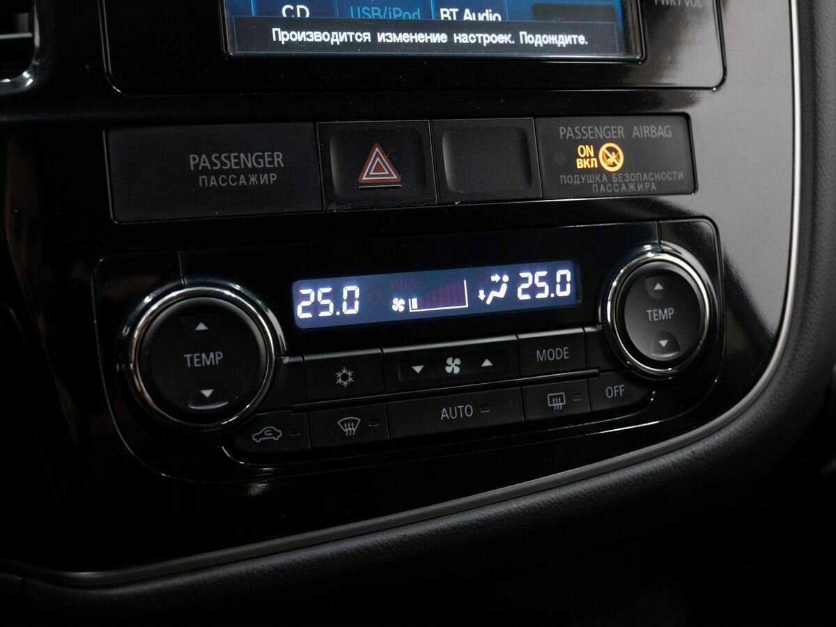 Купить Mitsubishi Outlander с пробегом. Фото: #20