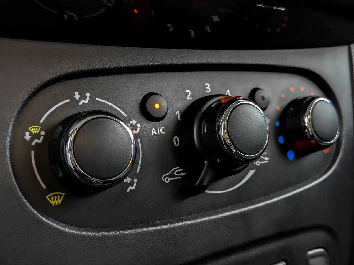 Купить Renault Logan с пробегом. Фото: #20