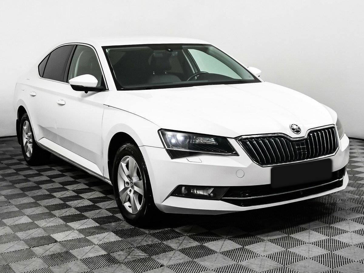 Купить Skoda Superb с пробегом. Фото: #2