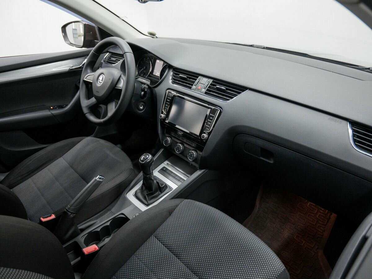 Купить Skoda Octavia с пробегом. Фото: #6