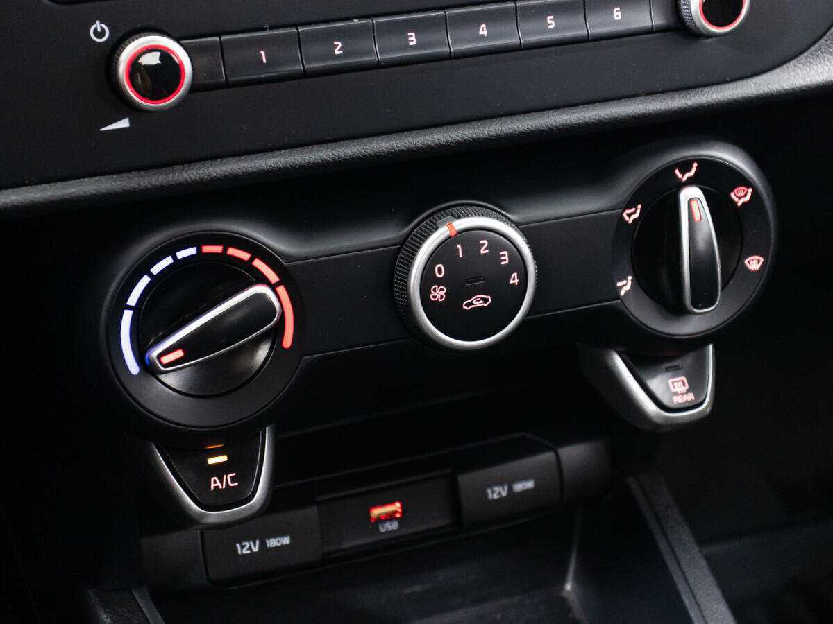 Купить Kia Rio с пробегом. Фото: #14