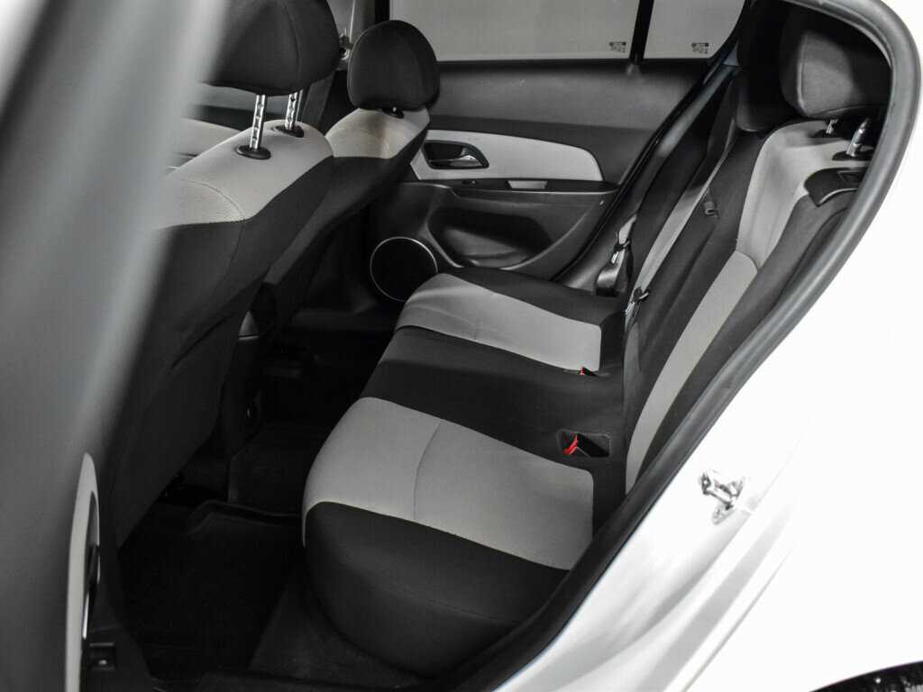 Купить Chevrolet Cruze с пробегом. Фото: #9
