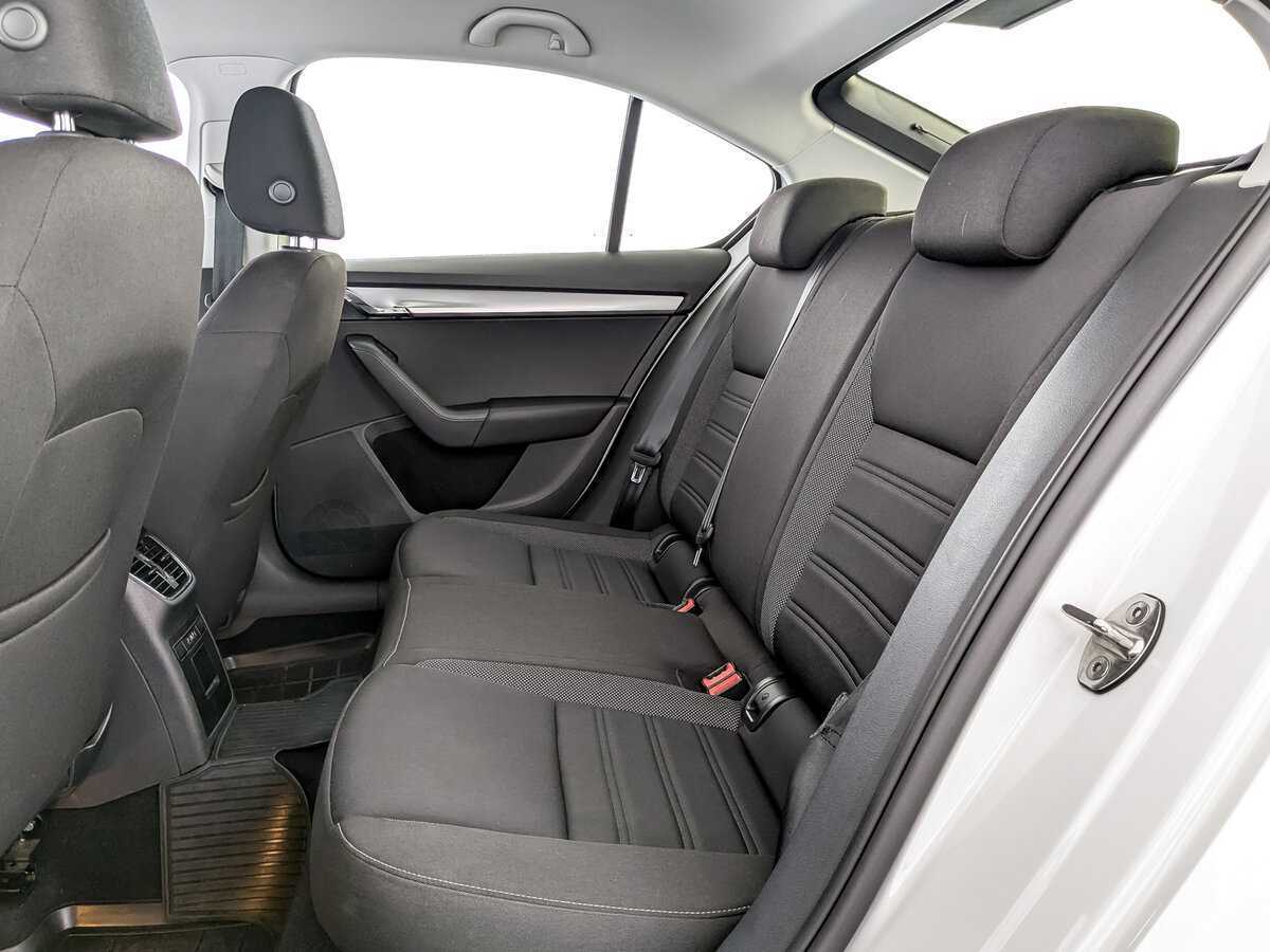 Купить Skoda Octavia с пробегом. Фото: #11