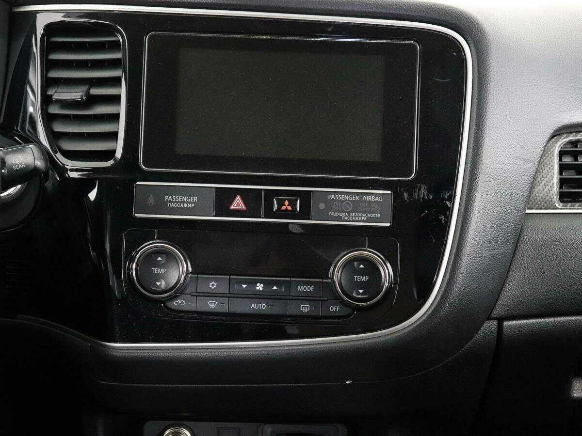 Купить Mitsubishi Outlander с пробегом. Фото: #11