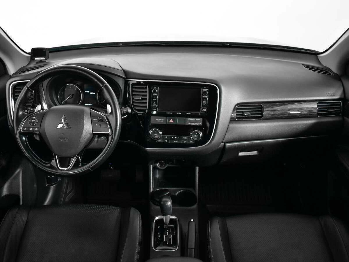 Купить Mitsubishi Outlander с пробегом. Фото: #10