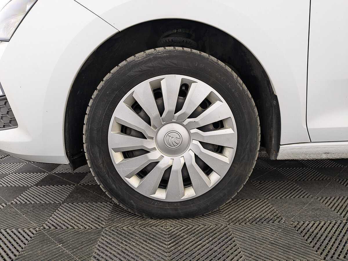 Купить Skoda Rapid с пробегом. Фото: #11