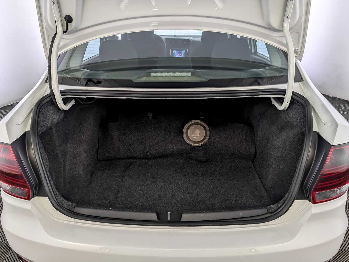 Купить Volkswagen Polo с пробегом. Фото: #9