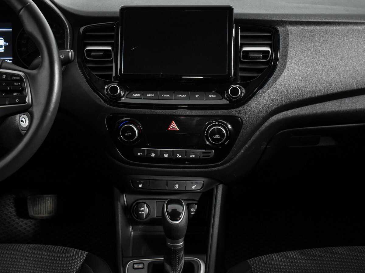 Купить Hyundai Solaris с пробегом. Фото: #12