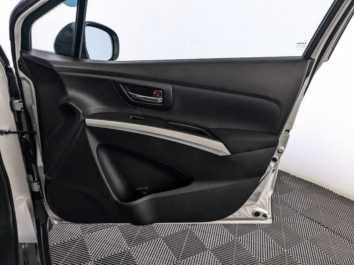 Купить Suzuki SX4 с пробегом. Фото: #20