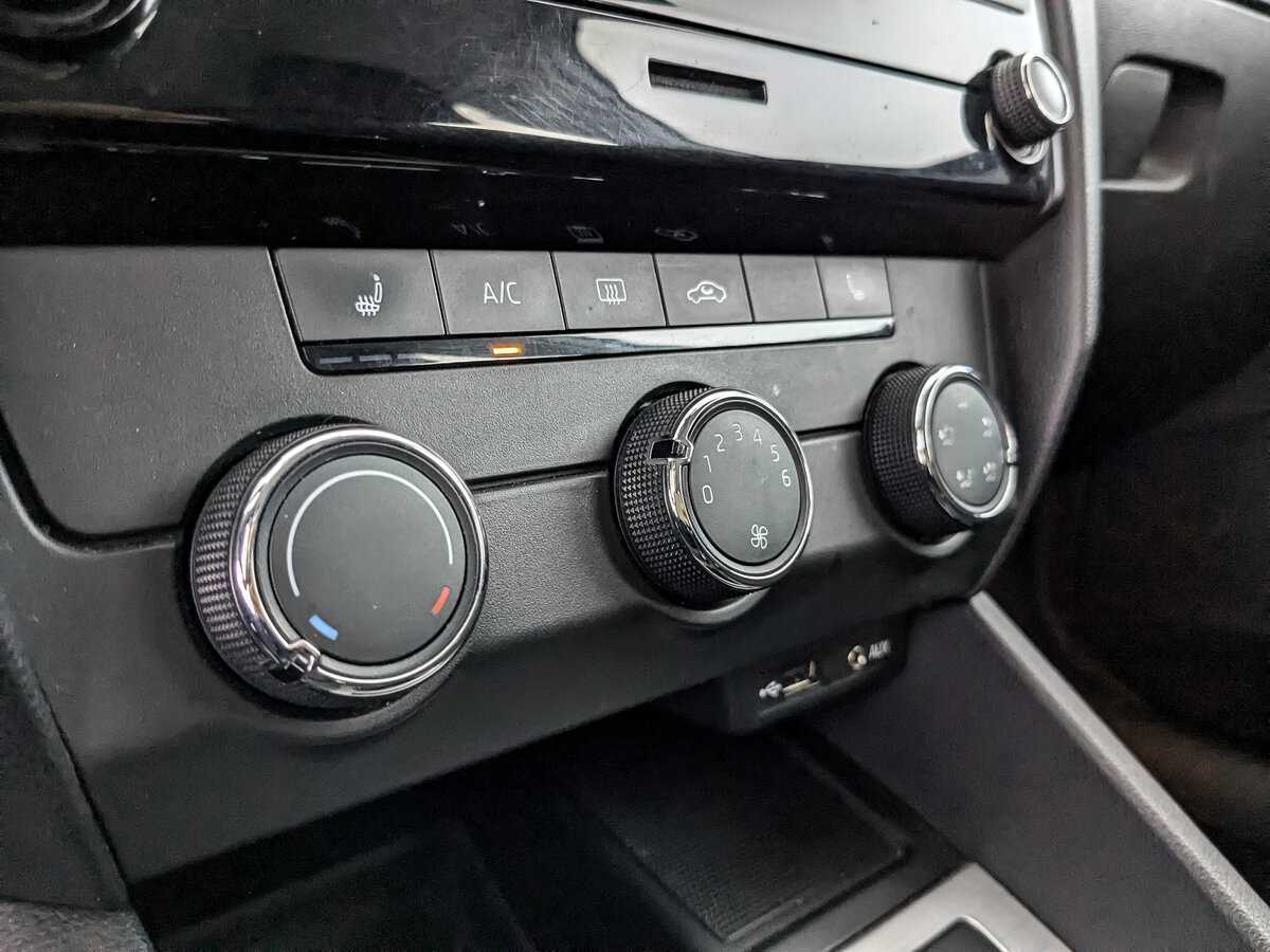 Купить Skoda Octavia с пробегом. Фото: #15