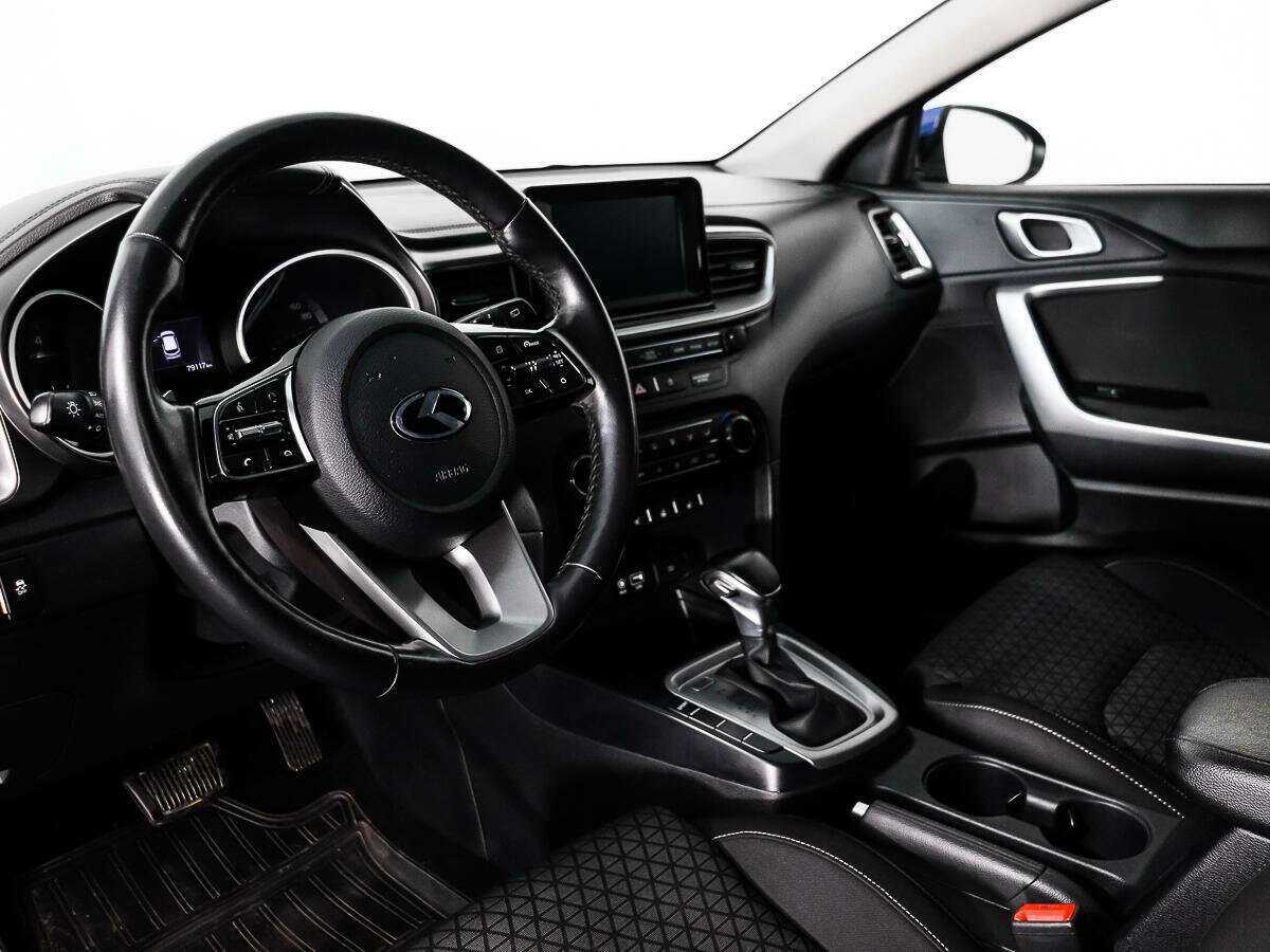 Купить Kia Ceed с пробегом. Фото: #8