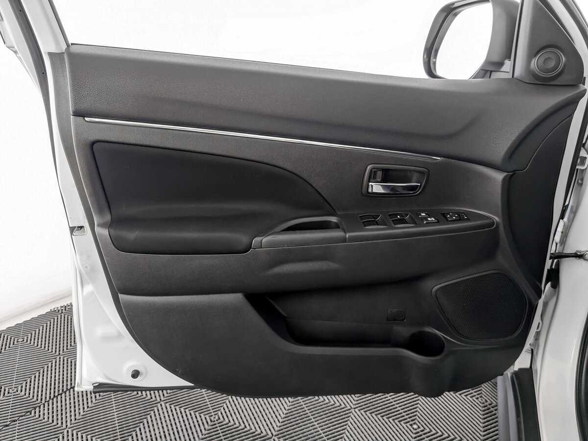 Купить Mitsubishi ASX с пробегом. Фото: #14