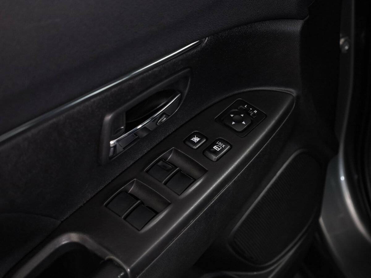 Купить Mitsubishi ASX с пробегом. Фото: #9
