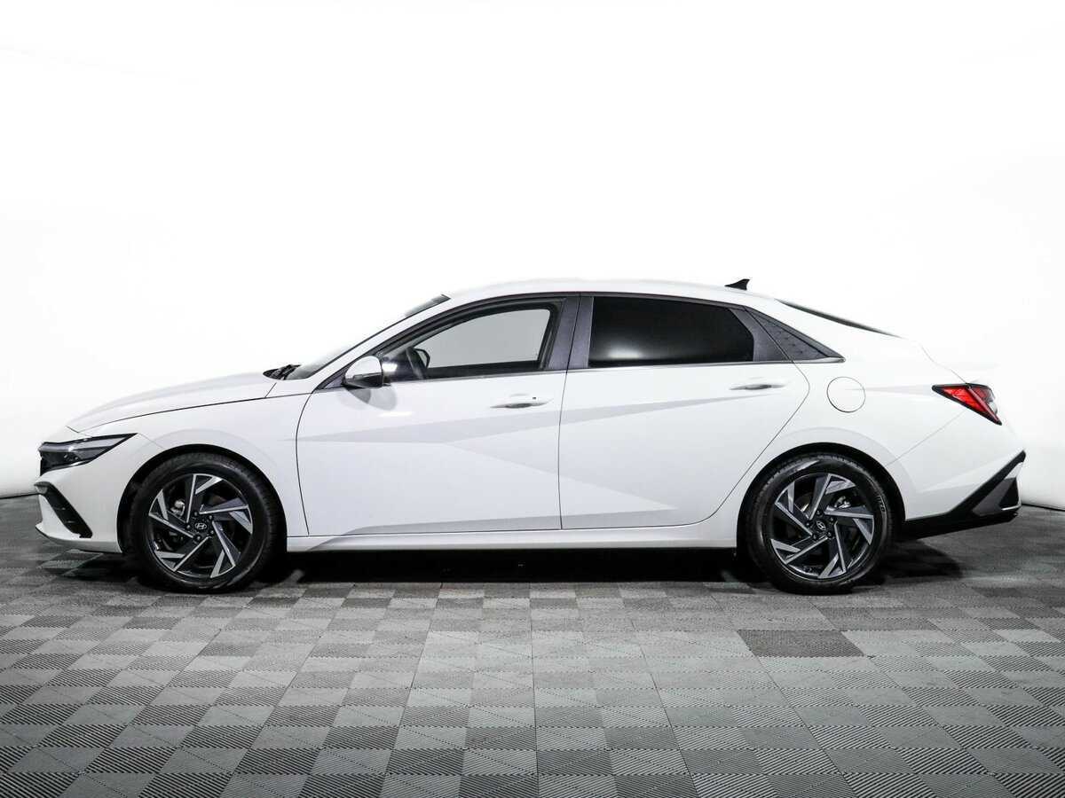 Купить Hyundai Elantra с пробегом. Фото: #4