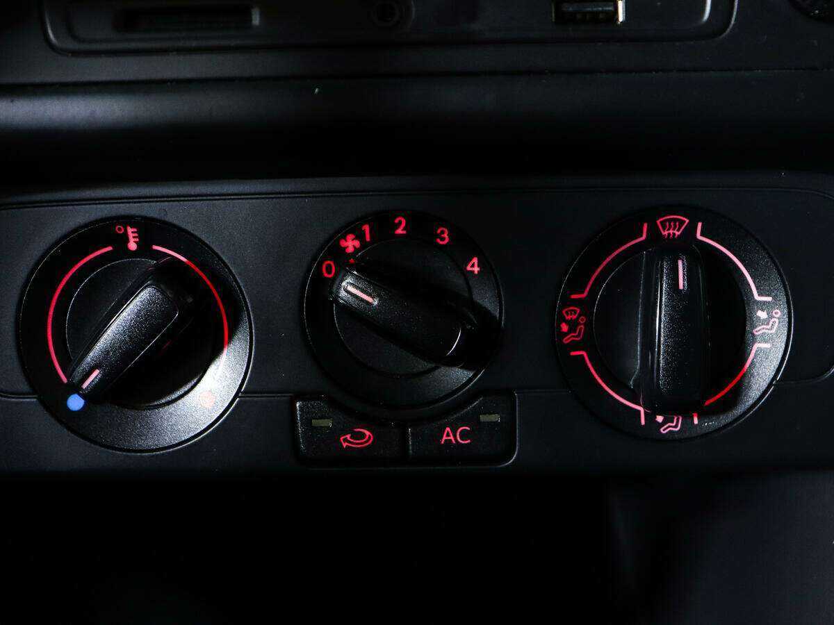 Купить Volkswagen Polo с пробегом. Фото: #13