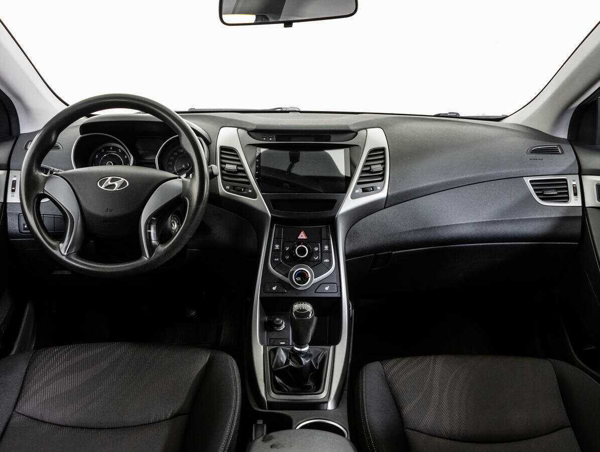 Купить Hyundai Elantra с пробегом. Фото: #9