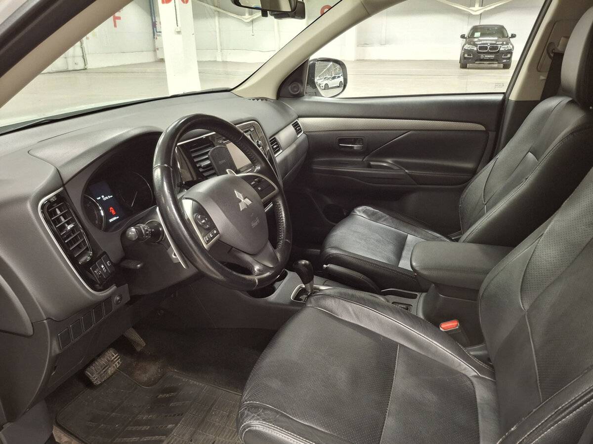 Купить Mitsubishi Outlander с пробегом. Фото: #14
