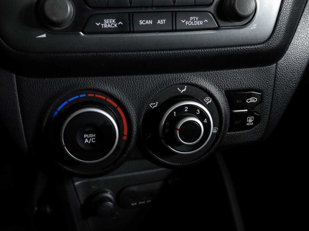 Купить Kia Rio с пробегом. Фото: #12