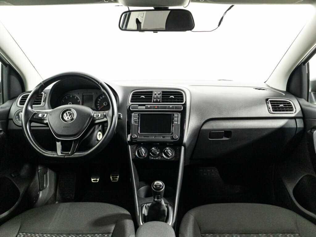 Купить Volkswagen Polo с пробегом. Фото: #12