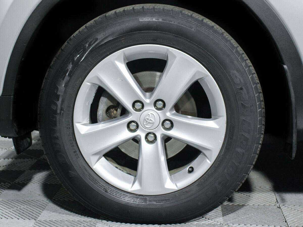 Купить Toyota RAV4 с пробегом. Фото: #18
