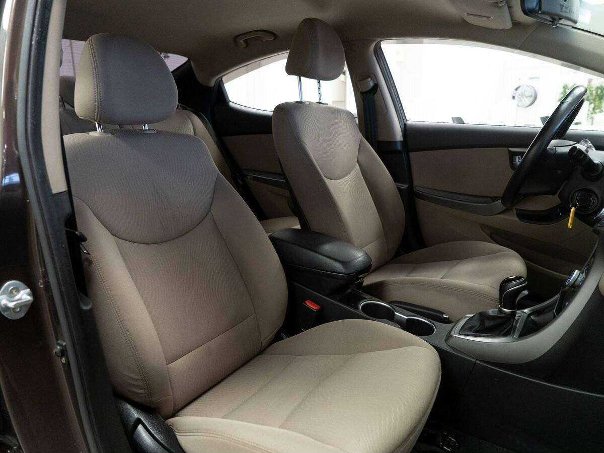 Купить Hyundai Elantra с пробегом. Фото: #9