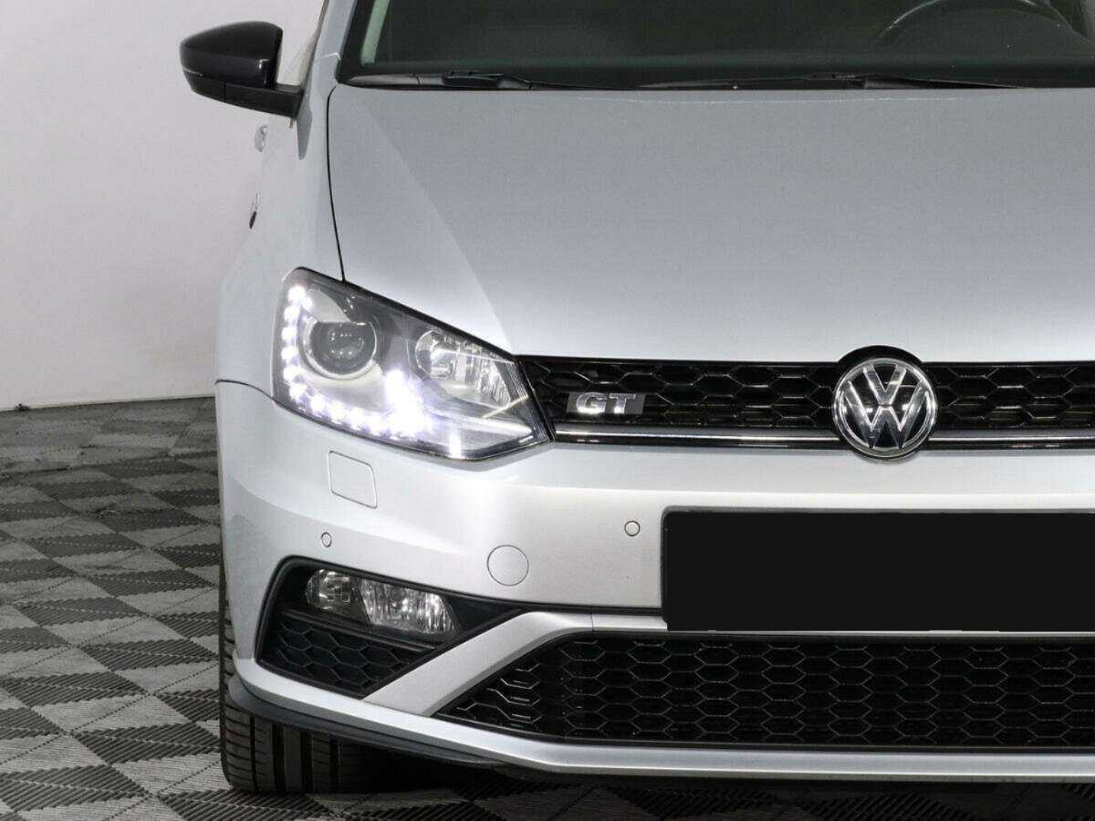 Купить Volkswagen Polo с пробегом. Фото: #11