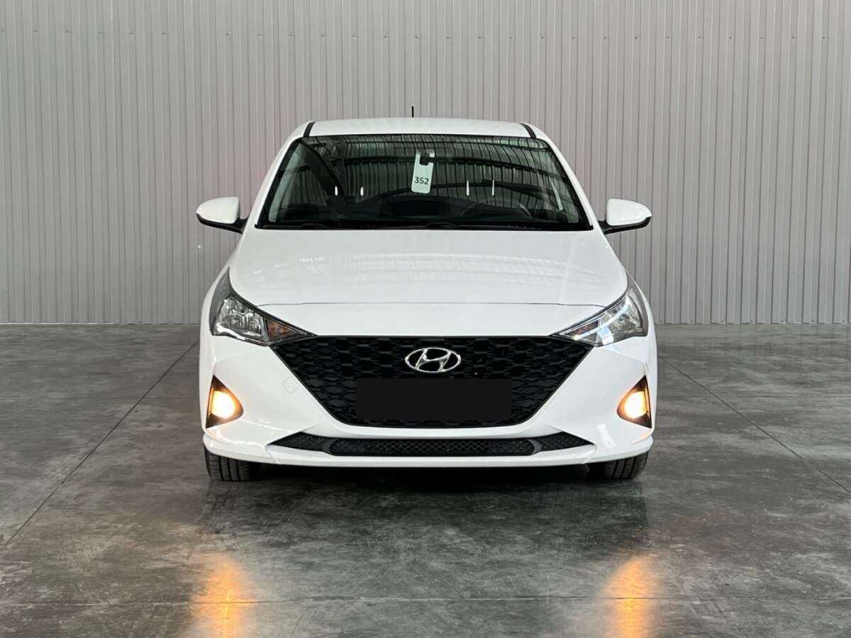 Купить Hyundai Solaris с пробегом. Фото: #1