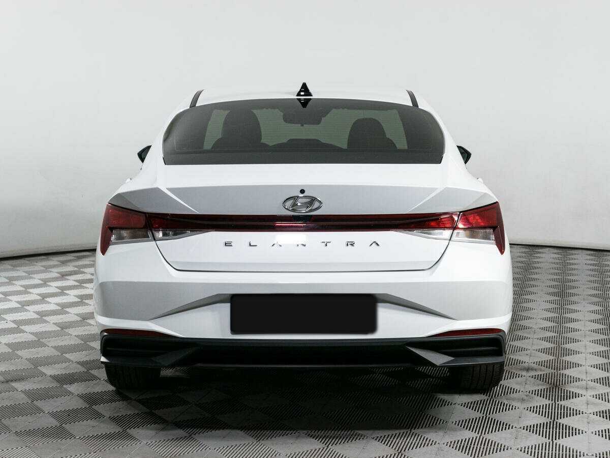 Купить Hyundai Elantra с пробегом. Фото: #3