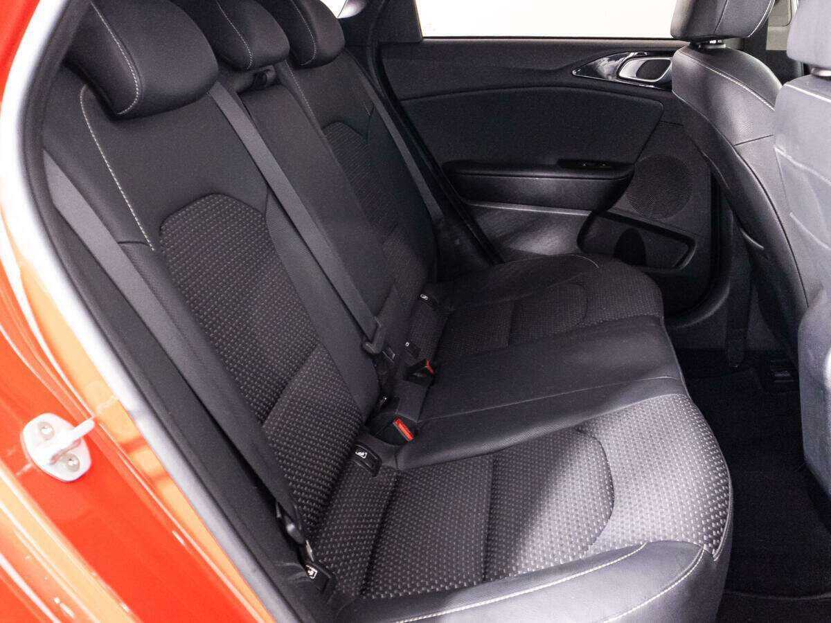 Купить Kia Ceed с пробегом. Фото: #23